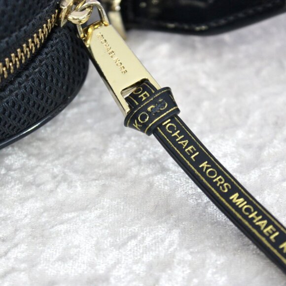 Michael Kors Jet Set East West Camera Crossbody Bag Black Mesh Logo Strap - Picture 10 of 11